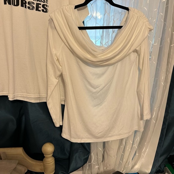 a.n.a Tops - a.n.a Soft White droop next Blouse